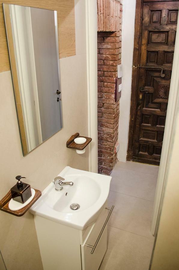 Medieval Central Apartment Bologna Bagian luar foto